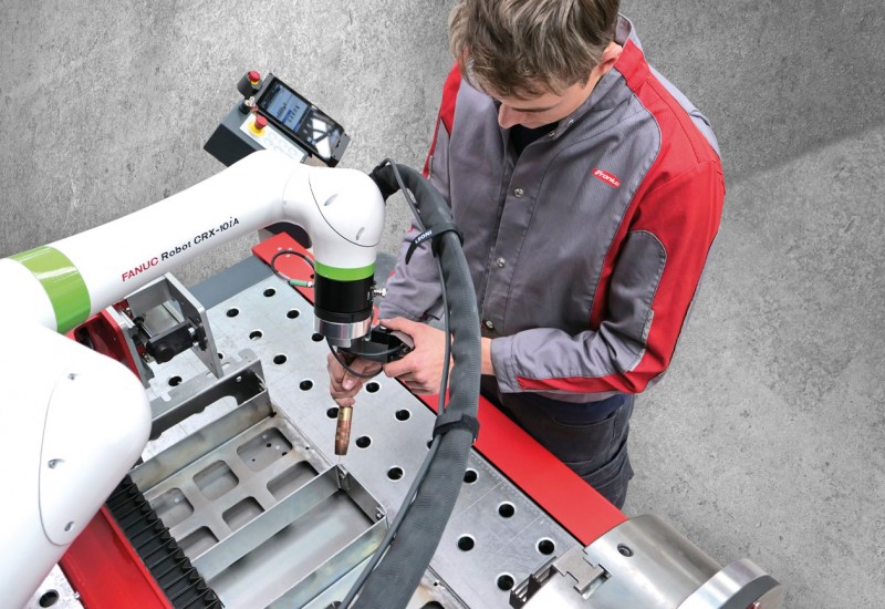 Fronius cobot system with Fanuc robot