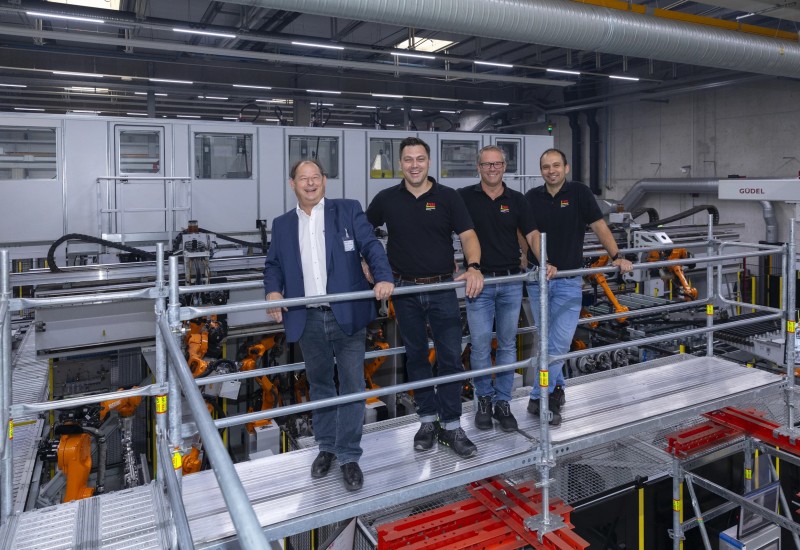 From left to right: Roland Hermann; Christian Merkle (Production Manager), Stephan Schraml (Head of Technology Centre) and Wolfgang Urban (Project Manager) at PERI when the robots were commissioned. (Source: Yaskawa.)